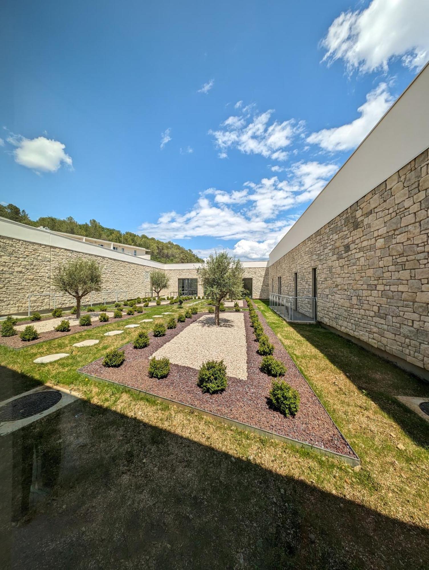 Hotel Des Thermes Des Fumades Allegre Les Fumades Exterior foto